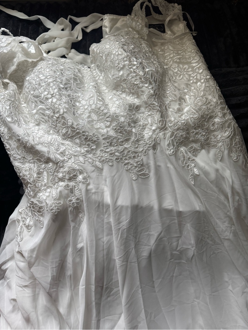Dress the Population Ivory Lace Appliqué Wedding Dress